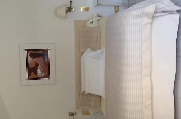 Yoda Bed & Breakfast